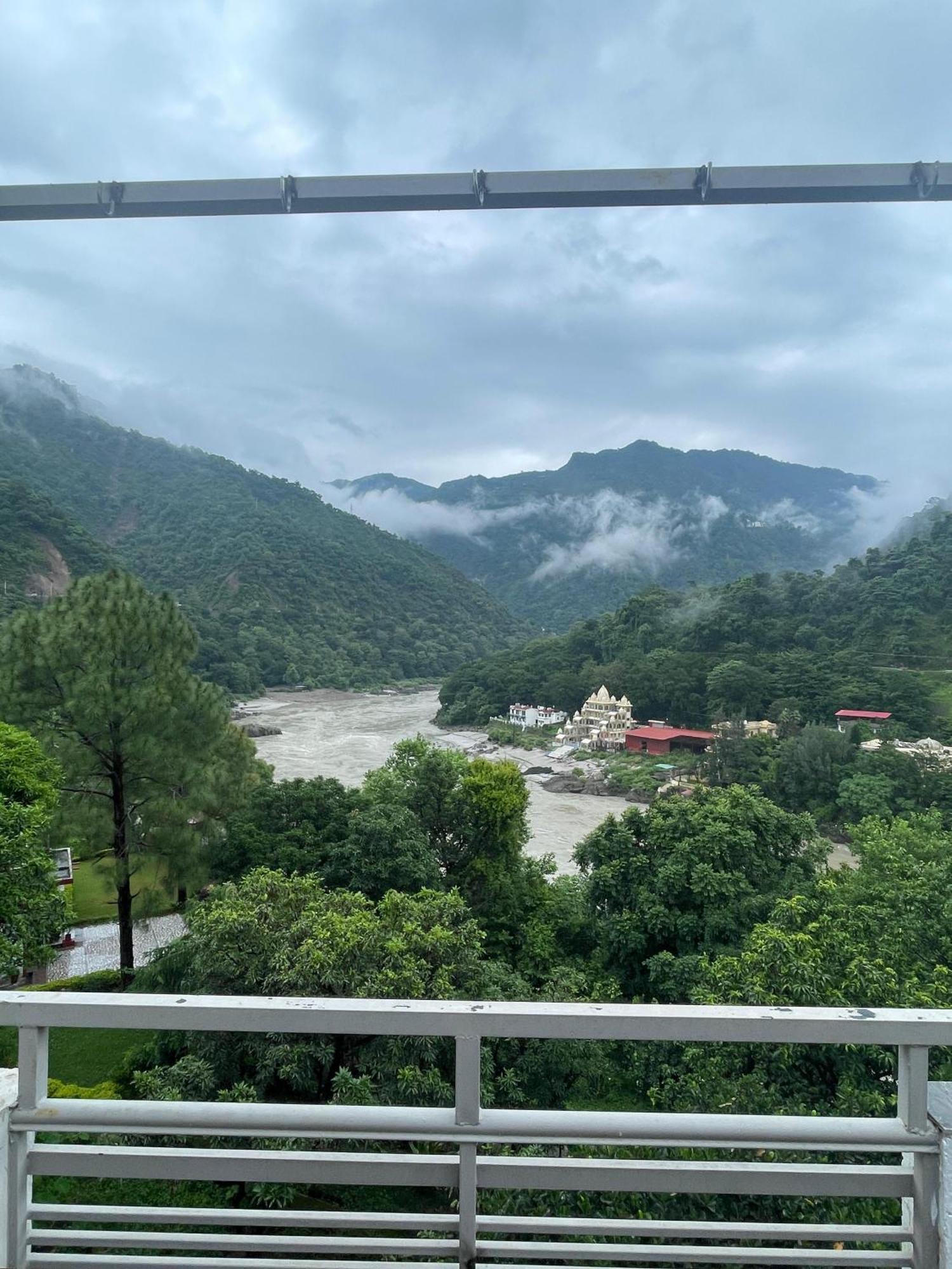 Art Bliss Hostel Rishīkesh 外观 照片
